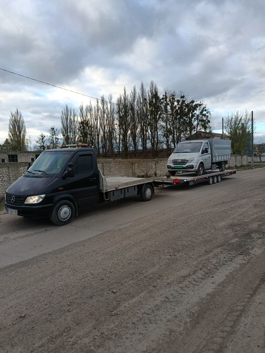 Послуги евакуатора евакуатор лавета Радехів24/7
