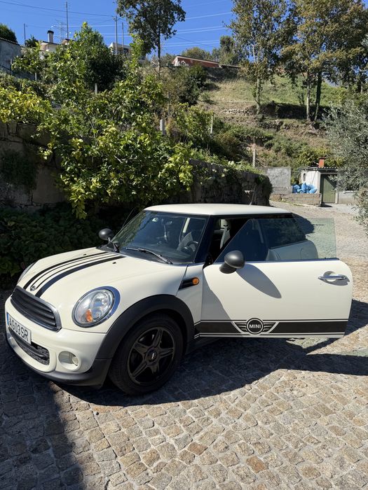 MINI Cooper (Hatchback) R56