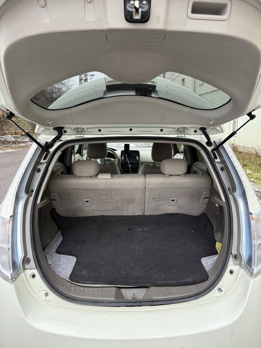 Nissan Leaf 2012 24кв+8кв