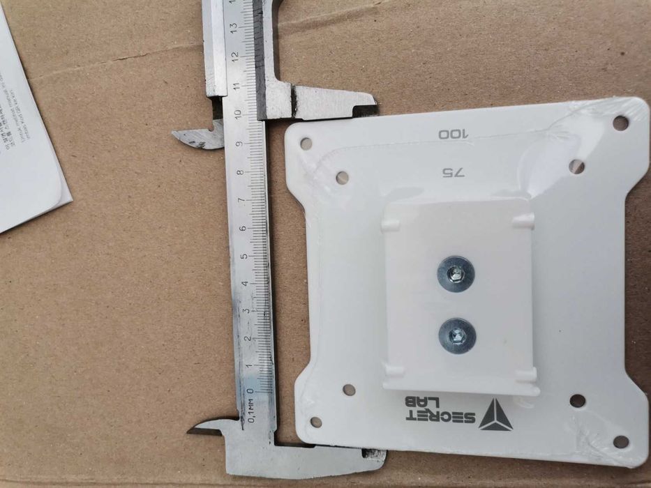 Пластина для крепления монитора Secretlab VESA 75 x 75мм  100 x 100мм