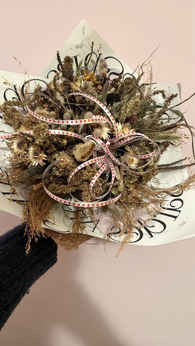 Bukiet wiązanka z suszonych traw kwiatów