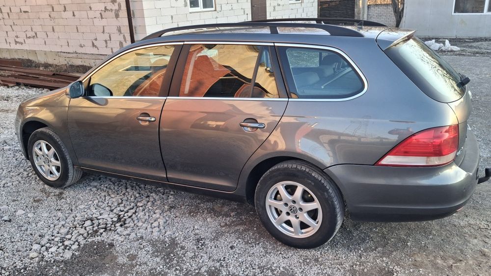 Продам Фольцваген Golf 1,4