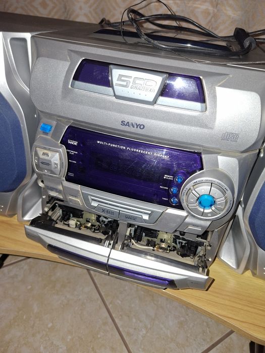 Aparelhagem Sanyo DC-S 700 (ler anúncio)