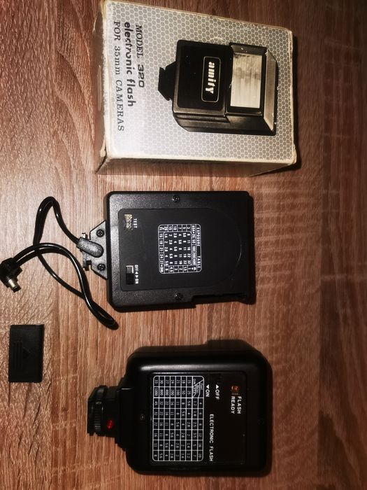 Camera Flashes64297935729537120