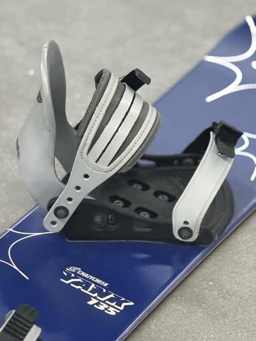 Prancha de snowboard crianca com fixações  – 135 cm