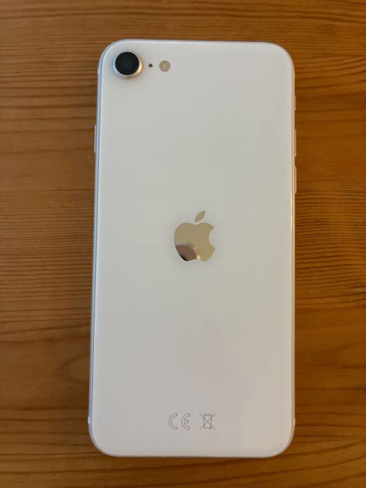 iPhone SE 2020 64GB w kolorze białym, w stanie idealnym, bateria 100%. Sprzedaż osobista - kontakt telefoniczny.