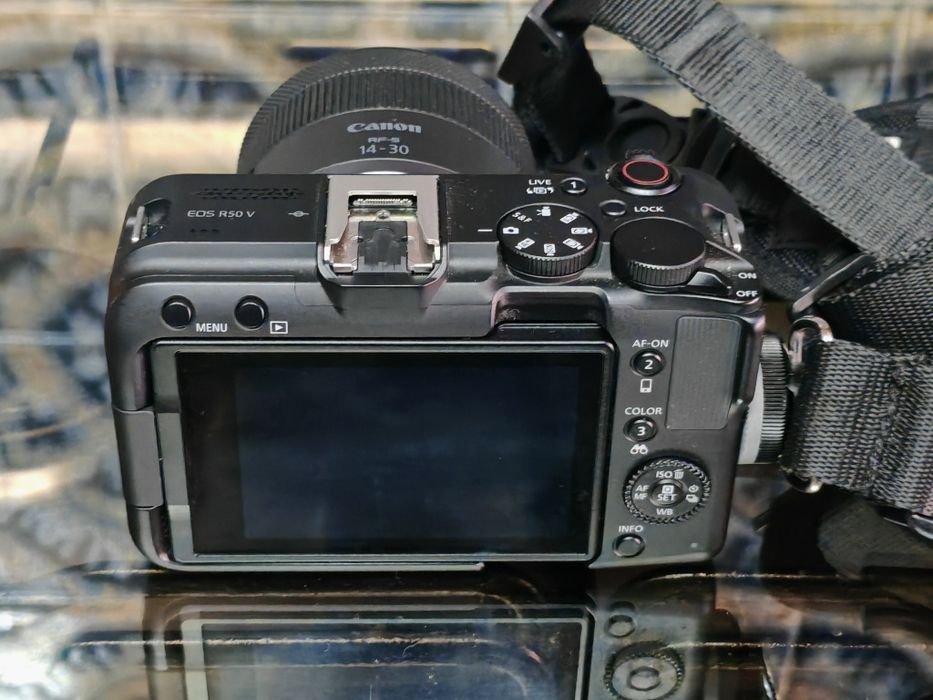 Canon Eos-r 50v + RF 14-30