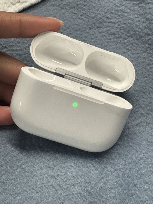 Caixa de Carregamento Original Apple AirPods Pro 3 USB-C (A3122)