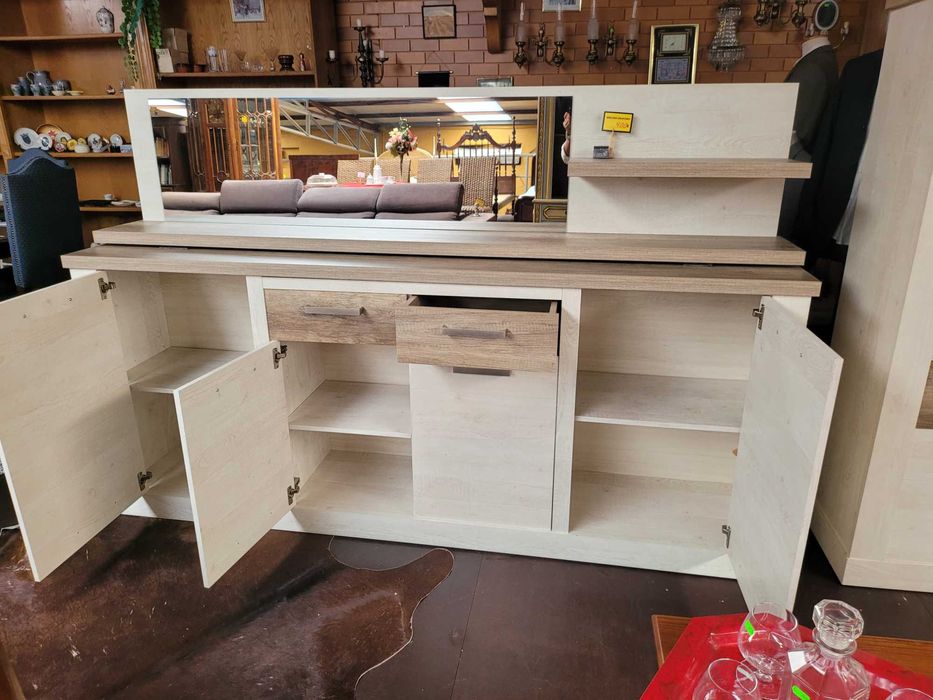 Aparador contemporâneo com prateleira/estante de parede