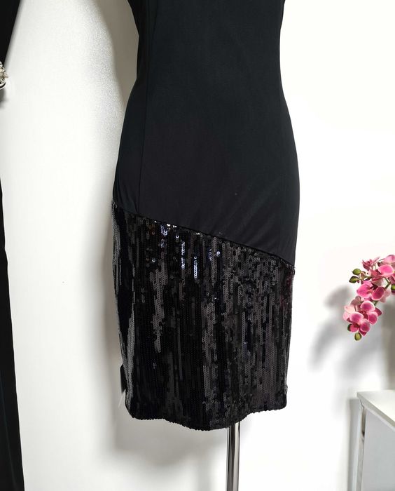 369. Elegancka czarna sukienka damska siateczka cekiny XXL 44