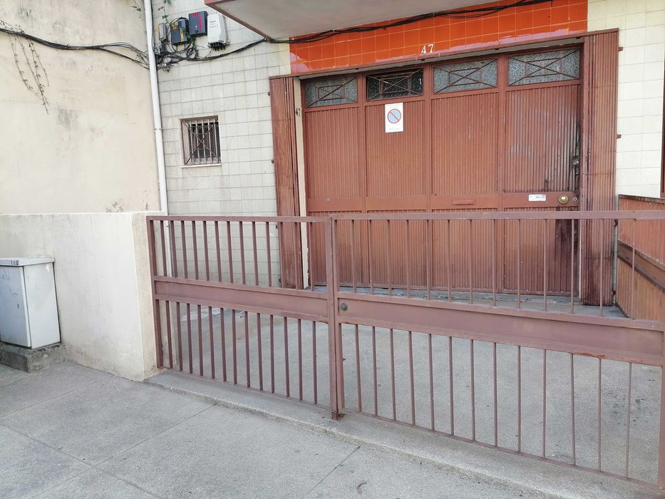 Armazém c/ WC, Garagem Gaia centro Avenida República