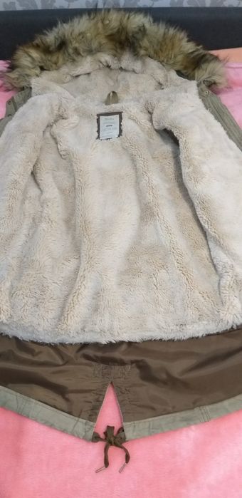 Курточка женская Bershka.