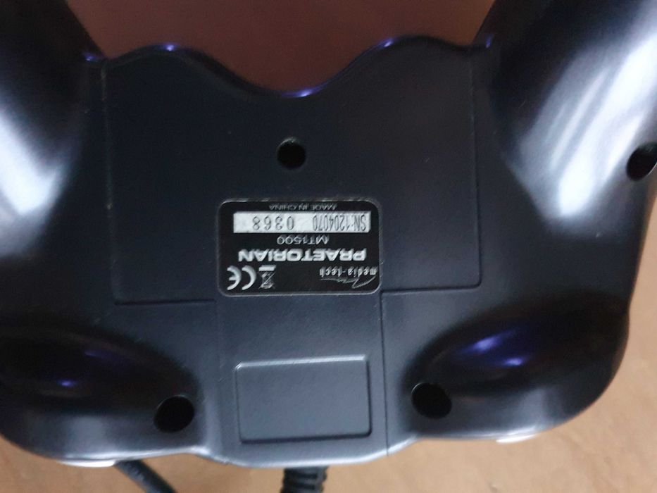 Kontroler, pad  media-tech