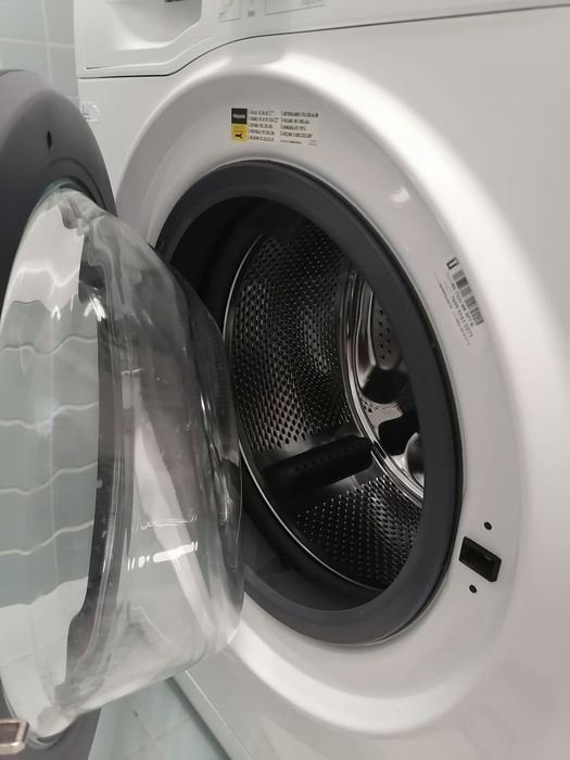 Máquina de lavar Hotpoint-Ariston NS722UWKSPTN Branco 1200 rpm 7 kg
Máquina de lavar Hotpoint-Ariston NS722UWKSPTN Branco 1200 rpm 7 kg