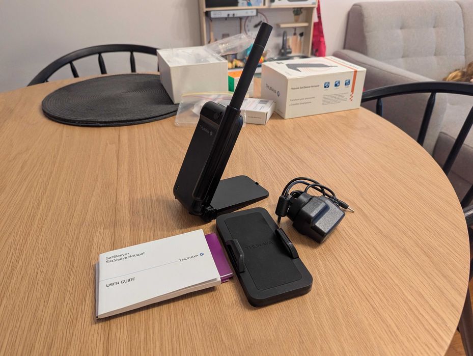 Thuraya SatSleeve Hotspot | Przenośne satelitarne WiFi