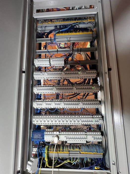 Elektryk Instalacje Awarie Alarmy Monitoring  wolne terminy