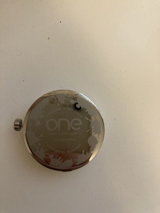 Relogio da One- varias braceletes