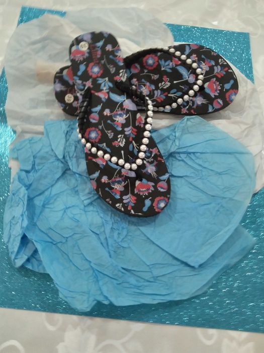 Chinelo decorados artesanal.