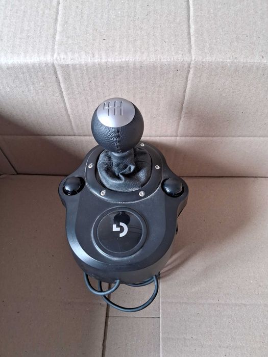 Игровой руль Logitech g920