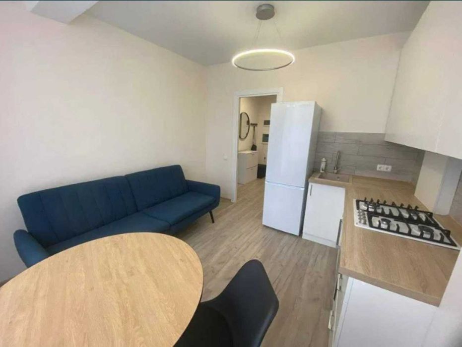 2-кімнатна квартира в оренду вул. Жилянська