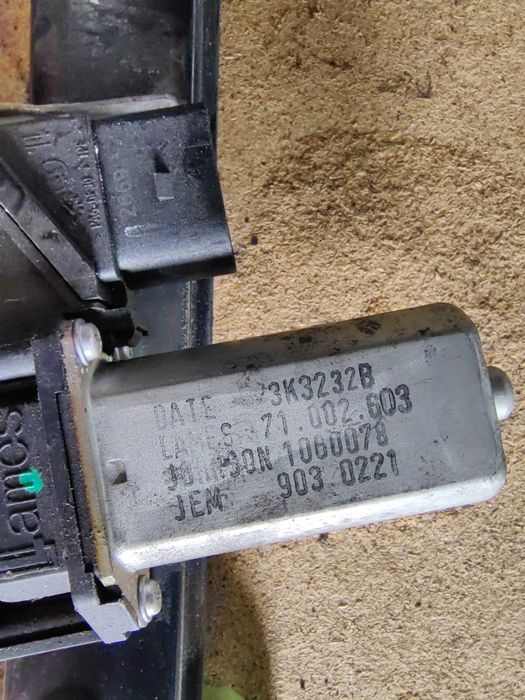 Elevador Bmw Serie 1 E81/E87 trás esquerdo ( lado condutor)