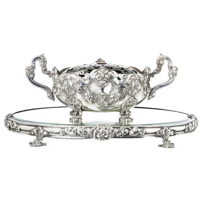 Centro de mesa floreira com plateau em prata