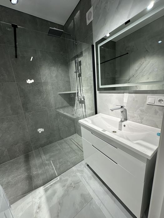 Оренда великої 2-х кімнатної,світло не вимикають