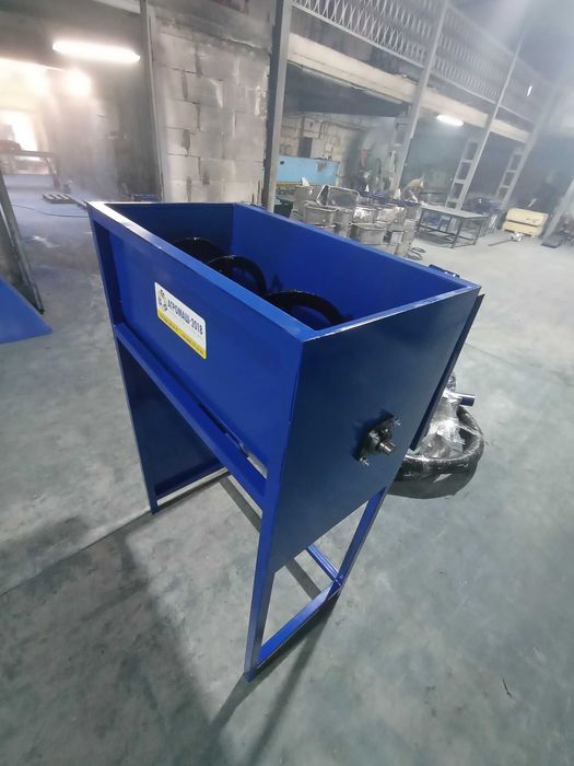 Кормозмішувач  горизонтальний,,змішувач кормів.