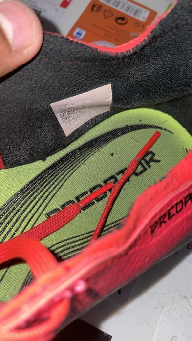 Chuteira adidas predator society