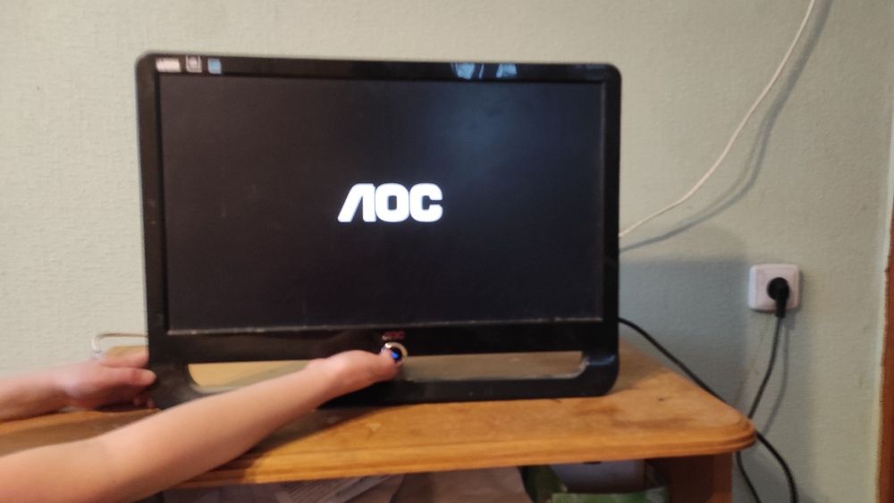 Монітор 19 дюймів АОС