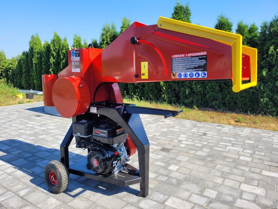 Spalinowy Rębak do gałęzi Walcowy REMET RS-100 + Koło zamachowe