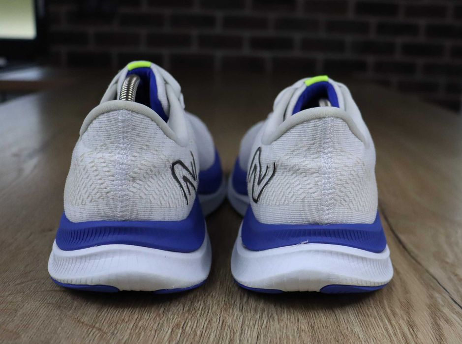 New Balance FuelCell Propel v4 męskie biegowe 44 ( 29 cm)