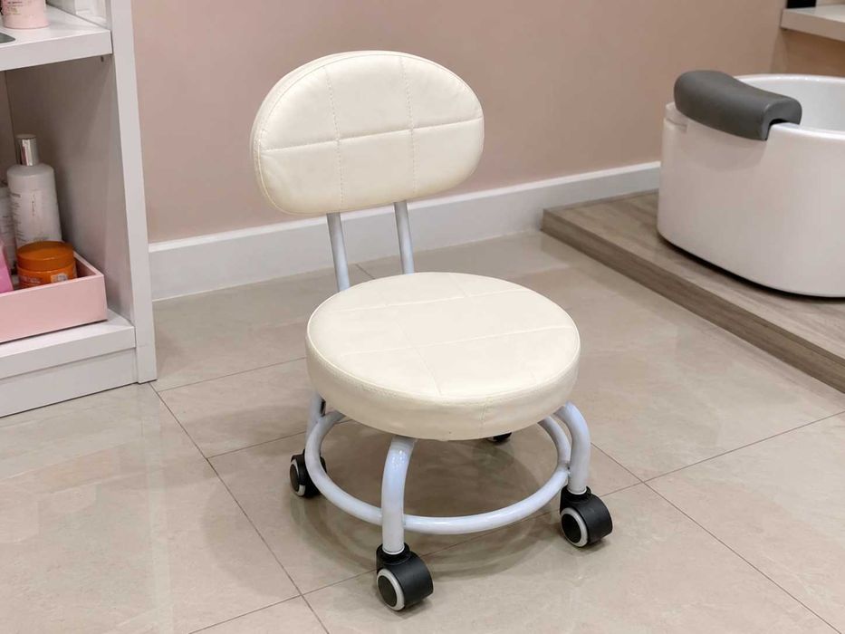 Mini Banco de Pedicure com Encosto