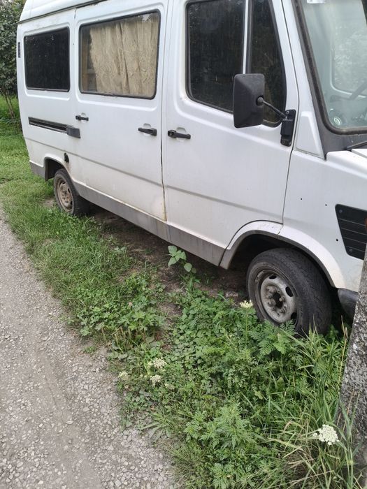 Мерседес Т1 208d