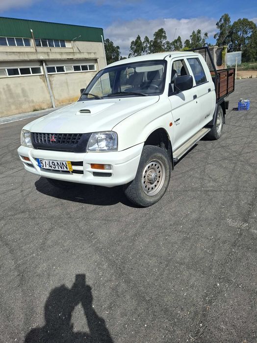 Mitsubishi L200 4x4 cabine extra, 1999,com revisão feita Peneus a meio uso