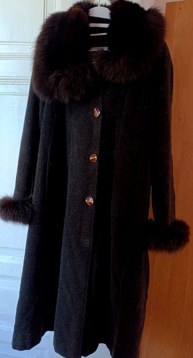 Жіноче зимове тепле пальто з хутряним коміром (розмір L–XL / 48–50)