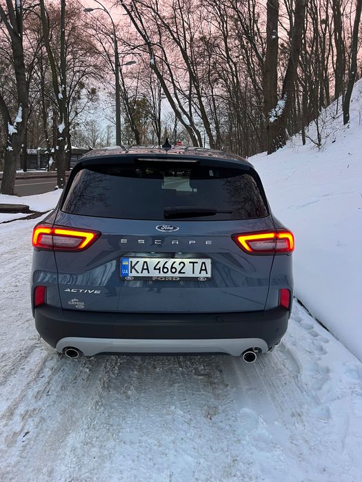 Продаю новий Ford Escape