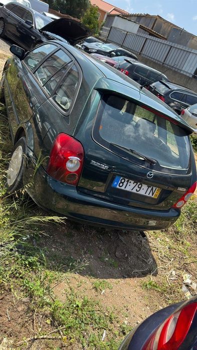 Mazda 323 gasolina de 2002 para peças