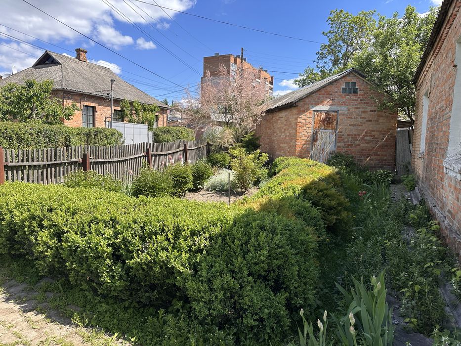 Продається будинок у центрі міста Ромни