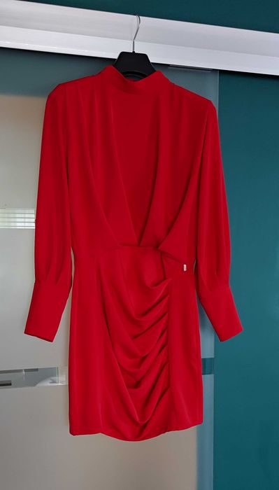 Sukienka czerwona r. 38 LOU
