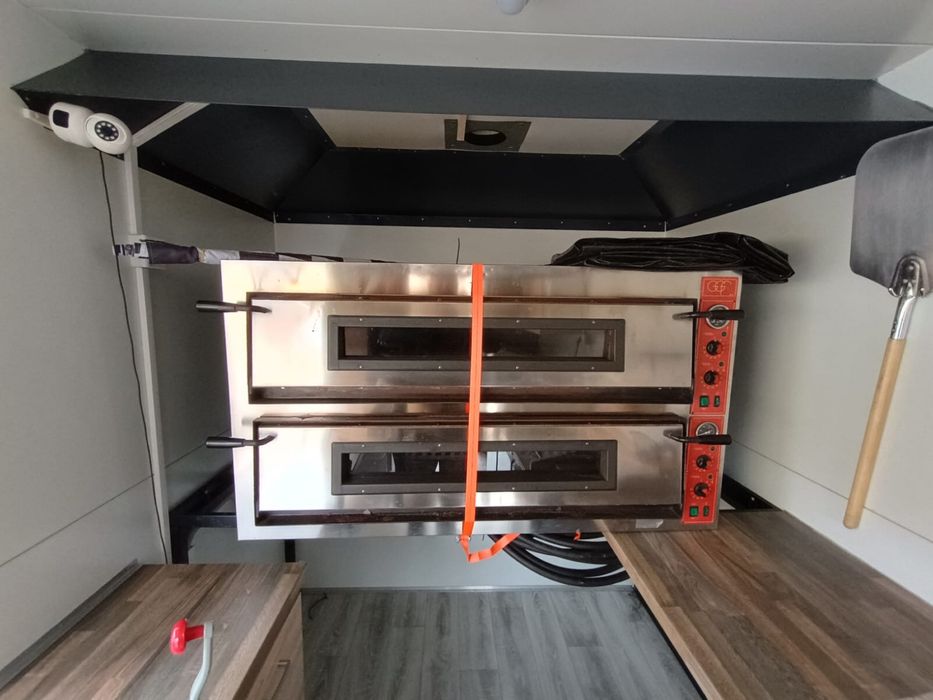 Food truck pizza Przyczepa do pizzy 5m*2m rocznik 2025 - gotowa do pracy