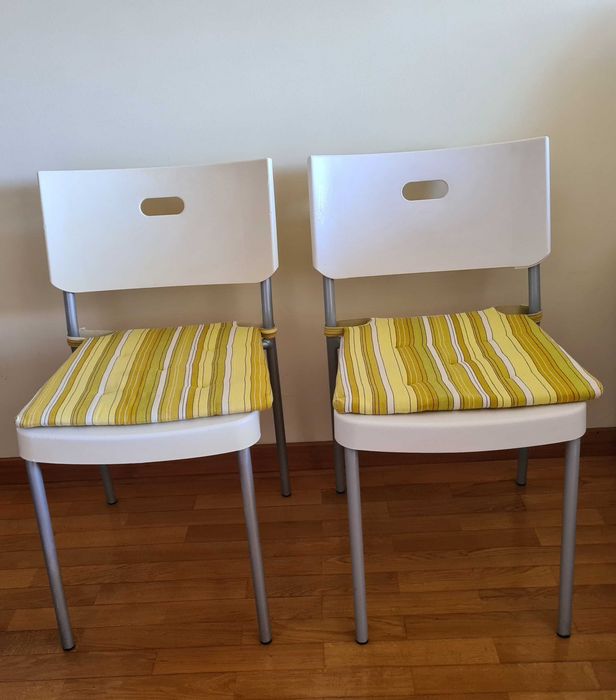 4 Cadeiras IKEA + Almofadas | 30€ | Venda individual possível  | 8 €