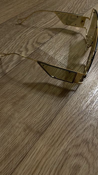 Сонцезахисні окуляри, стильні!