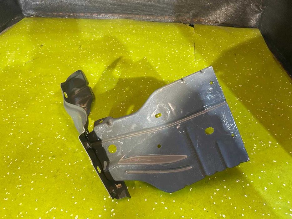 Wspornik Renault Trafic