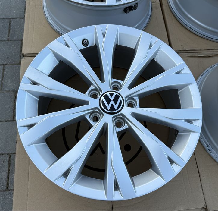 Oryginał Felgi Volkswagen 17" 5x112 Tiguan Passat T-roc Arteon czujnik