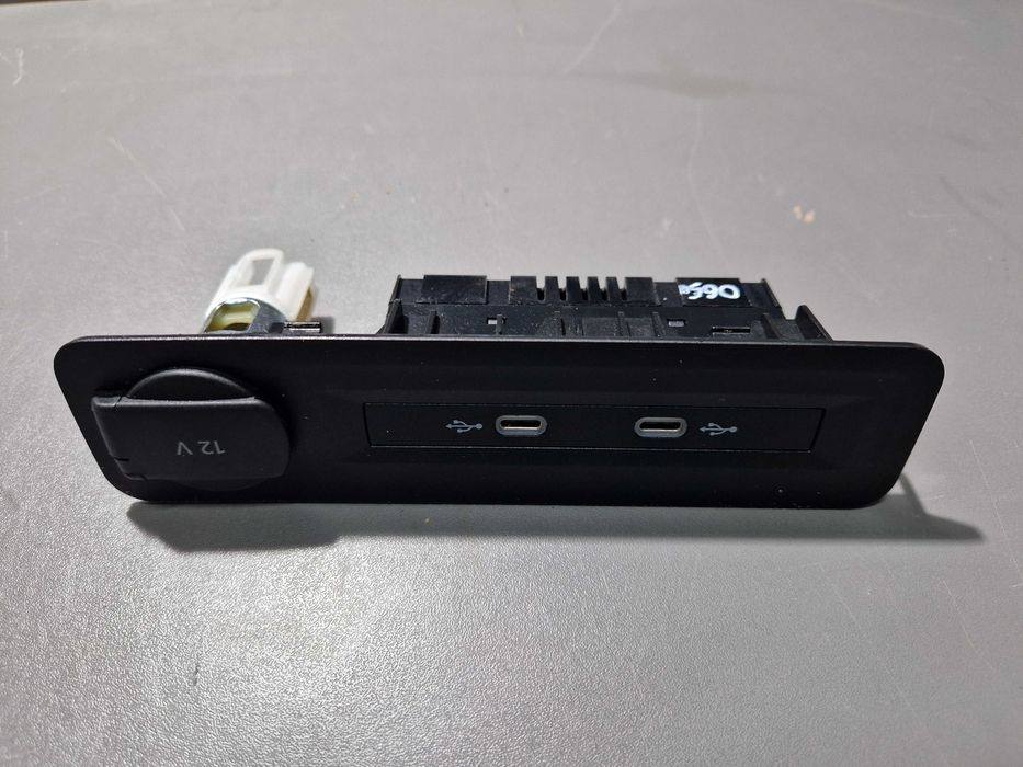 USB Hub зарядка Volkswagen Atlas 3.6 2020 2021 2022 2023