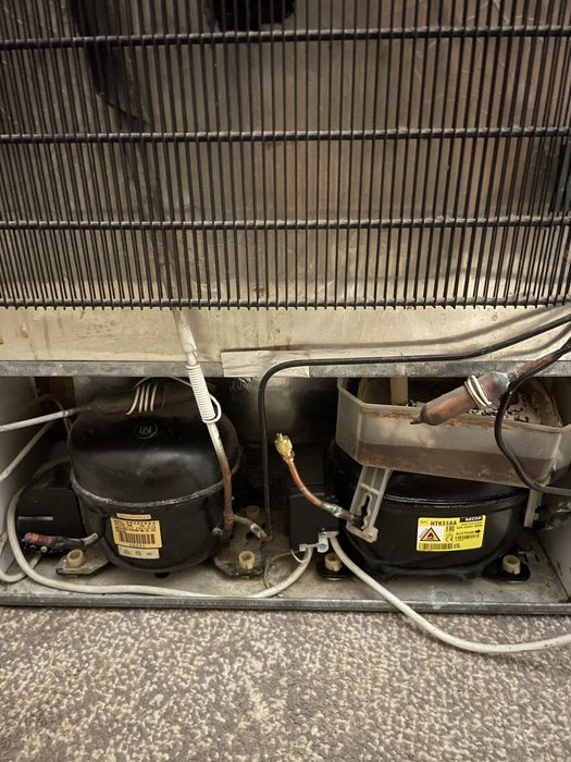 Холодильник двукамерний simens