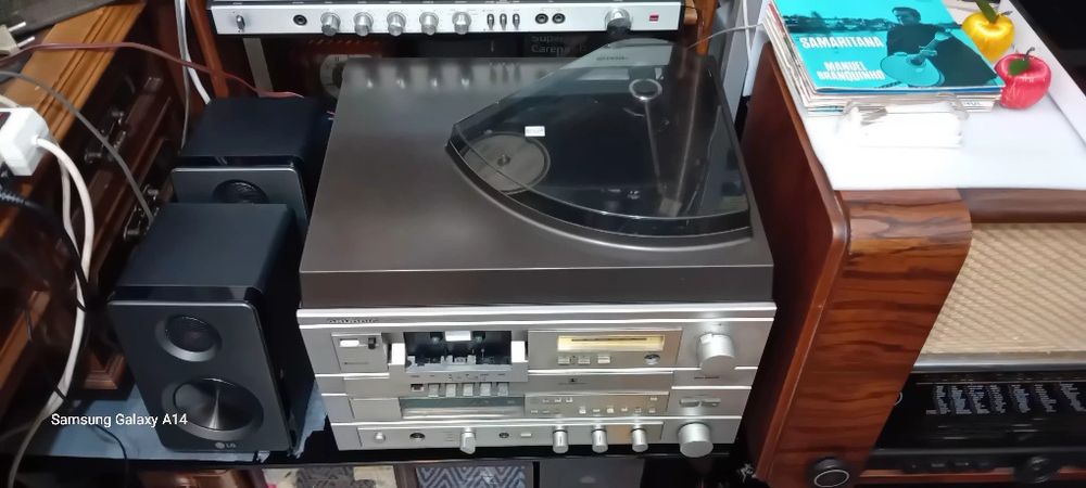 Radio gira discos  Grundig