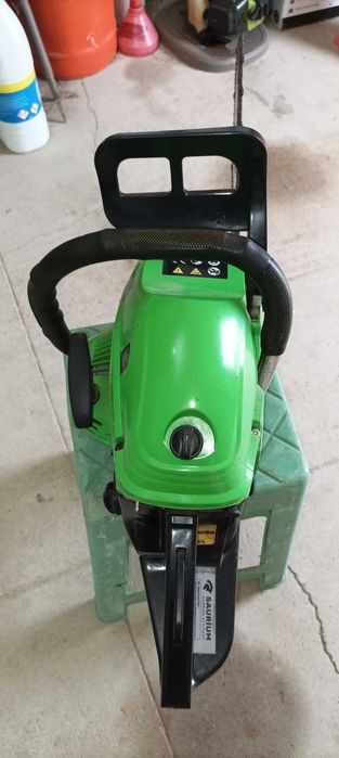 Vendo Moto serra, 45cm3. Pouco uso.