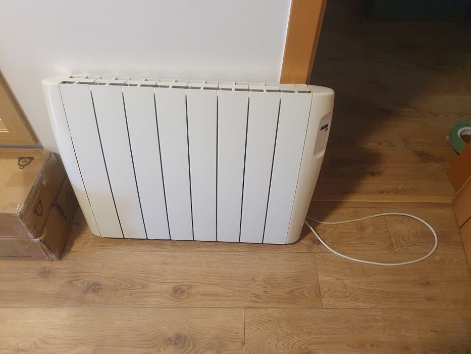 Emissor termico cerâmico EQUATION HERA 1500W bom estado com suporte